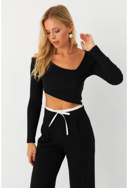 Kadın Siyah Asimetrik Crop Bluz EY2997