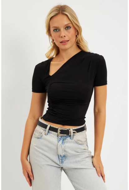 Kadın Siyah Asimetrik Yaka Büzgülü Bluz YZ1081