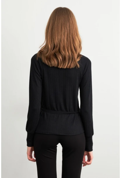 Kadın Siyah Bağlama Detaylı Bluz TF48