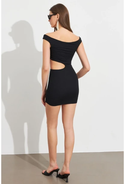 Kadın Siyah Bel Dekolteli Astarlı Mini Elbise ZH319
