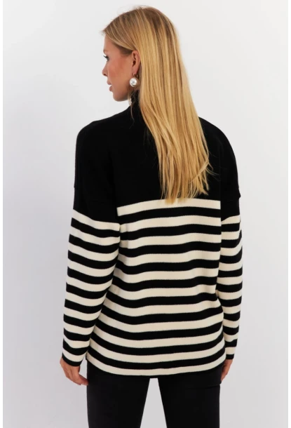Kadın Siyah-Beyaz Çizgili Triko Hırka CNG3