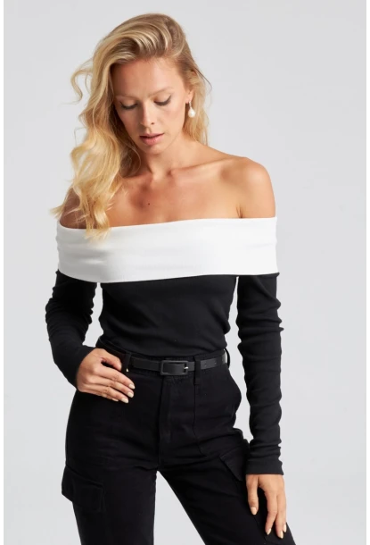 Kadın Siyah-Beyaz Madonna Yaka Kaşkorse Bluz EY2665