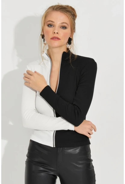 Kadın Siyah-Beyaz Renk Bloklu Kaşkorse Bluz EY2586