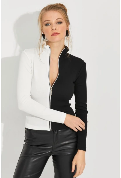 Kadın Siyah-Beyaz Renk Bloklu Kaşkorse Bluz EY2586