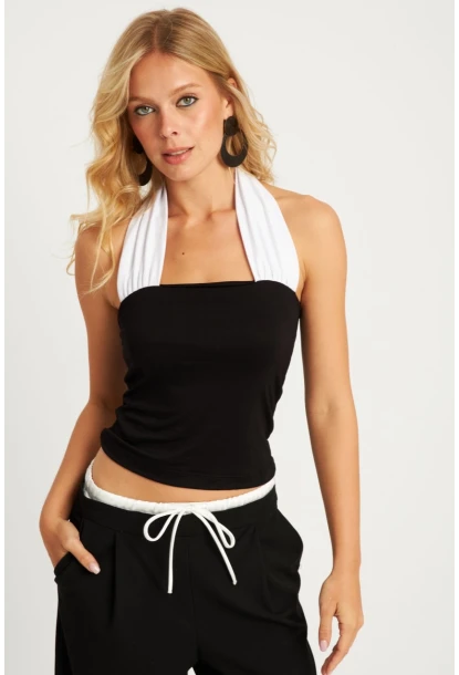 Kadın Siyah-Beyaz Sırtı Açık Kontrast Bluz EY2834