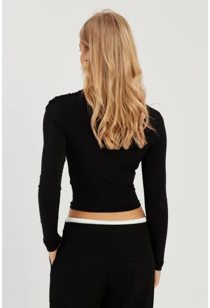 Kadın Siyah Büzgülü Kısa Bluz MEN2023-90