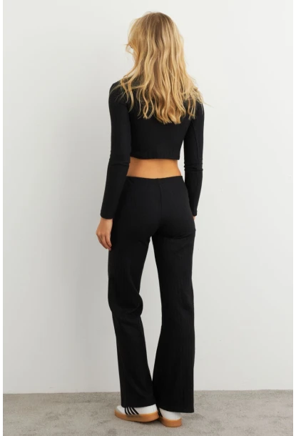 Kadın Siyah Crop Üstlü İkili Pantolon Takım XL10052