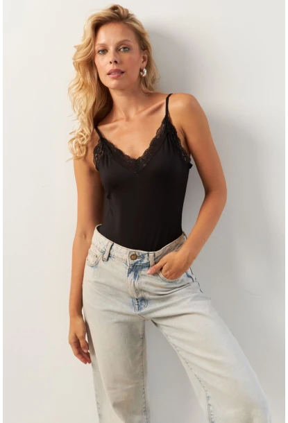 Kadın Siyah Dantel Detaylı Çıtçıtlı Body RK41