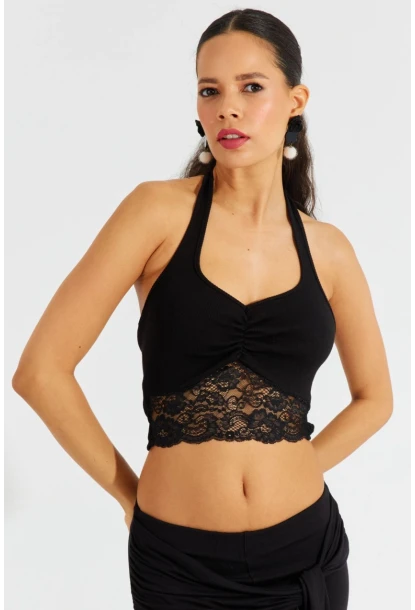 Kadın Siyah Dantel Detaylı Crop Bluz B2549