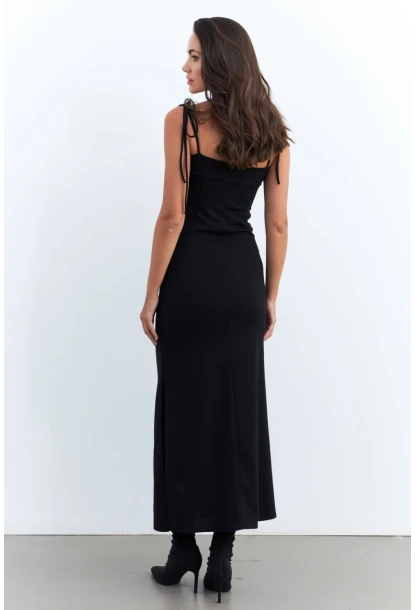Kadın Siyah Dekolteli Yırtmaçlı Maxi Elbise YEL95
