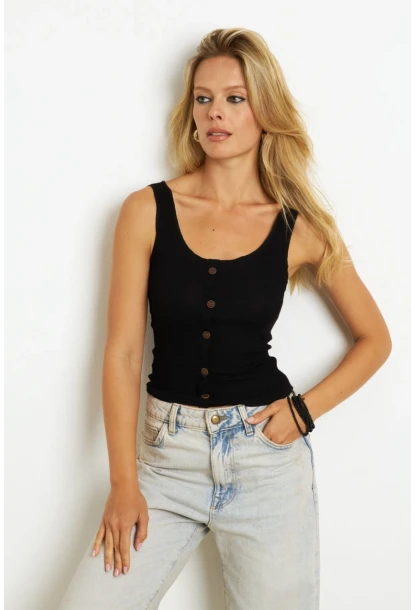 Kadın Siyah Düğme Aksesuarlı Bluz MK14