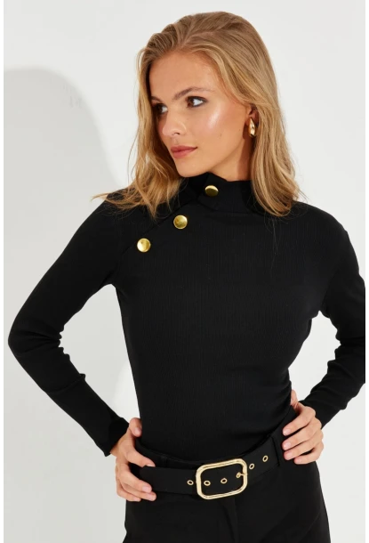 Kadın Siyah Düğme Aksesuarlı Kaşkorse Bluz EY2579
