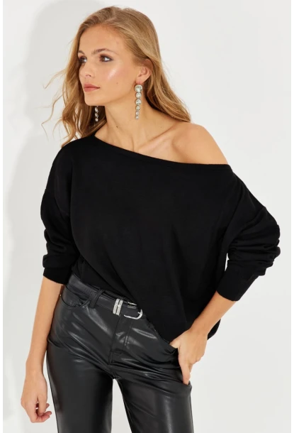 Kadın Siyah Düşük Omuz Triko Bluz YZ617