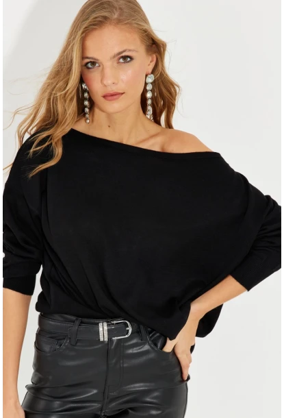 Kadın Siyah Düşük Omuz Triko Bluz YZ617