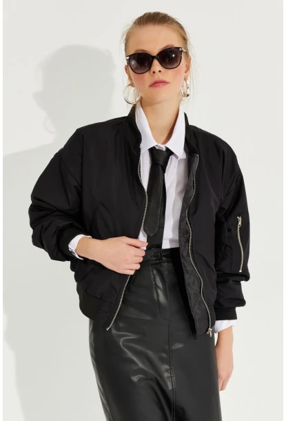 Kadın Siyah Fermuarlı Bomber Mont QRS8367