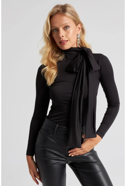 Kadın Siyah Fiyonklu Bluz EY2670