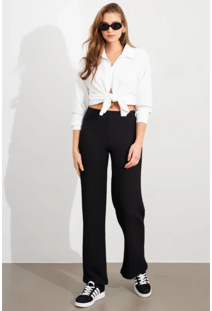 Kadın Siyah Gofre Pantolon ZH326