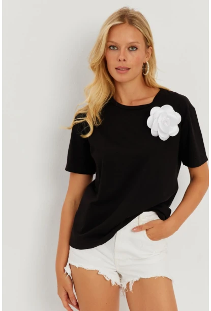 Kadın Siyah Gül Aksesuarlı T-Shirt SF12721