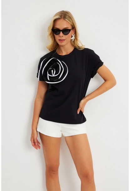 Kadın Siyah Gül Aksesuarlı T-Shirt SF12740