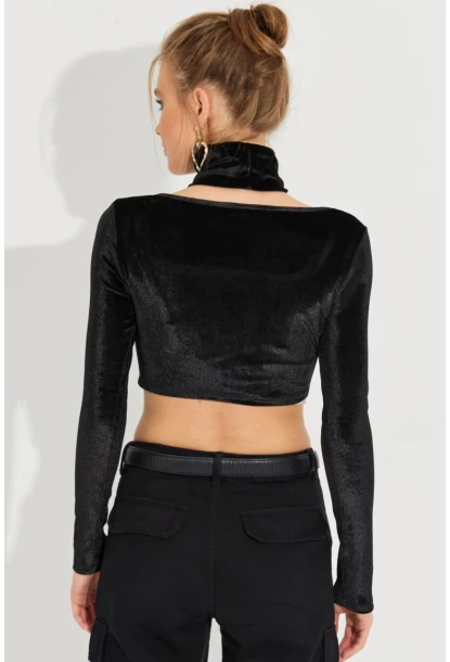 Kadın Siyah Kare Yaka Boyunluklu Kadife Crop Bluz B2867