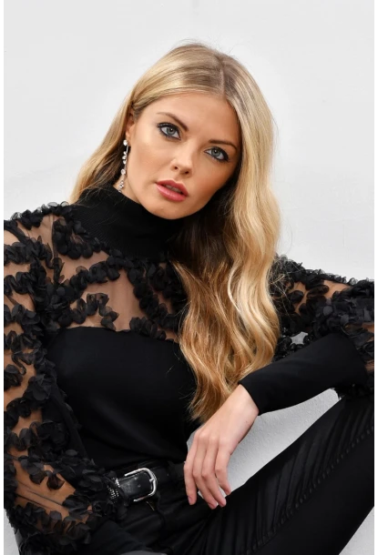 Kadın Siyah Kolları Tül Fırfır Aksesuarlı Bluz BK894