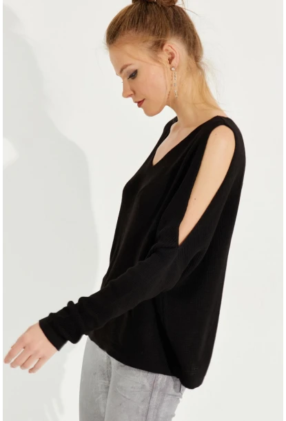 Kadın Siyah Kolu Yırtmaçlı Triko Bluz SMT221