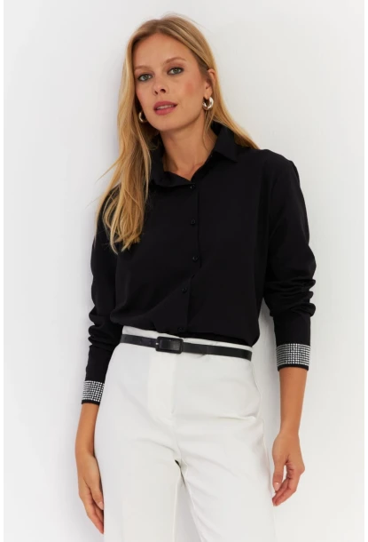 Kadın Siyah Manşeti Taşlı Gömlek MZER415