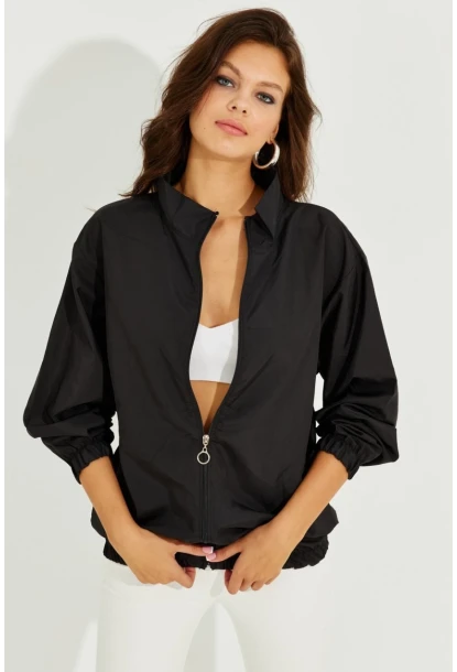 Kadın Siyah Mevsimlik İnce Yağmurluk MEN2005