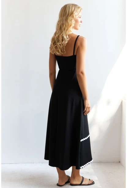 Kadın Siyah Nakış Detaylı Midi Elbise HOL2128