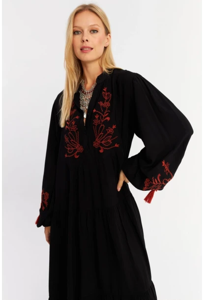 Kadın Siyah Nakışlı Volanlı Maxi Elbise MALO2
