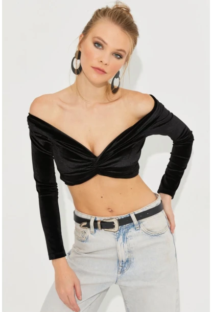 Kadın Siyah Önü Düğümlü Kadife Crop Bluz B2853
