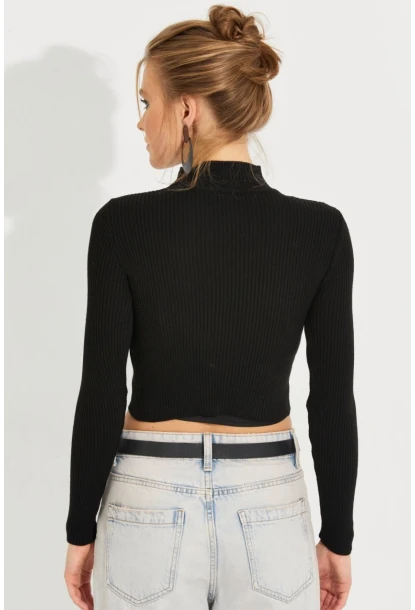 Kadın Siyah Pencereli Triko Crop Bluz EA230012