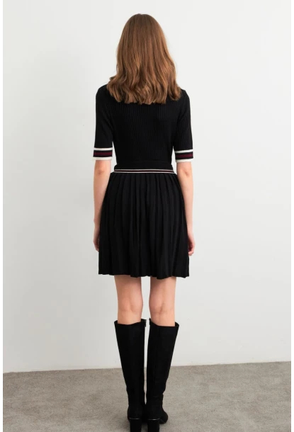 Kadın Siyah Polo Yaka Etekli Takım SF2558