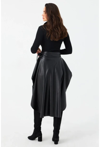 Kadın Siyah Suni Deri Asimetrik Etek LV180