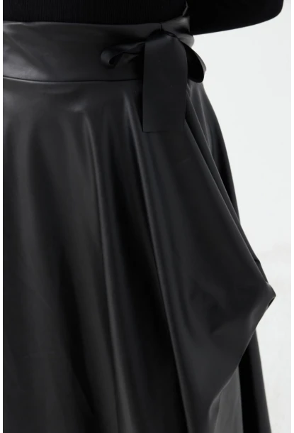 Kadın Siyah Suni Deri Asimetrik Etek MLV180