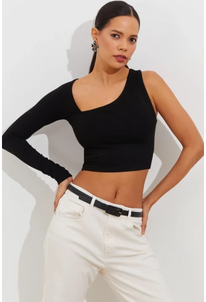 Kadın Siyah Tek Kol Asimetrik Crop Bluz BK1606