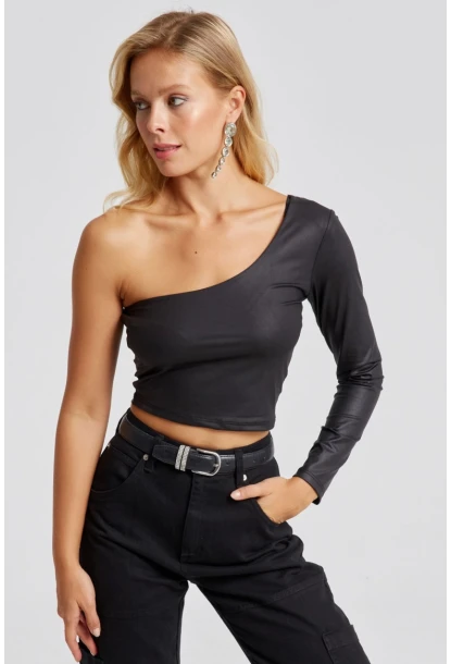 Kadın Siyah Tek Omuz Suni Deri Crop Bluz CY442
