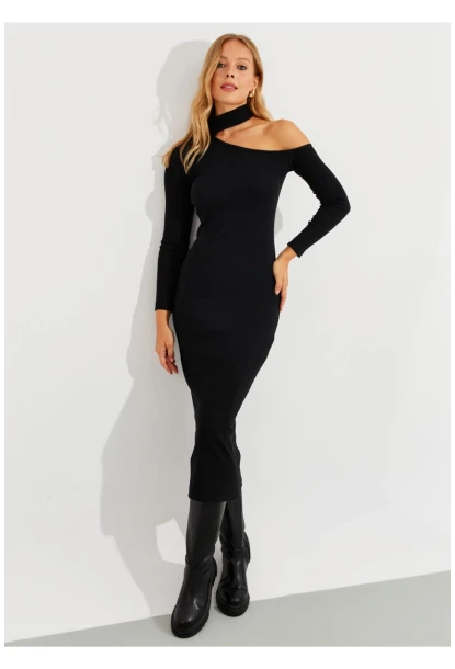 Kadın Siyah Tek Omuzu Açık Midi Elbise EY2562