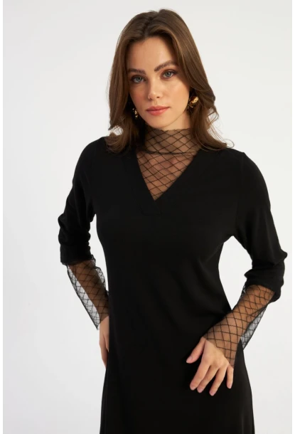 Kadın Siyah Tül Detaylı V Yaka Midi Elbise MBK55
