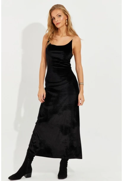 Kadın Siyah Zincir Askılı Kadife Midi Elbise B2851