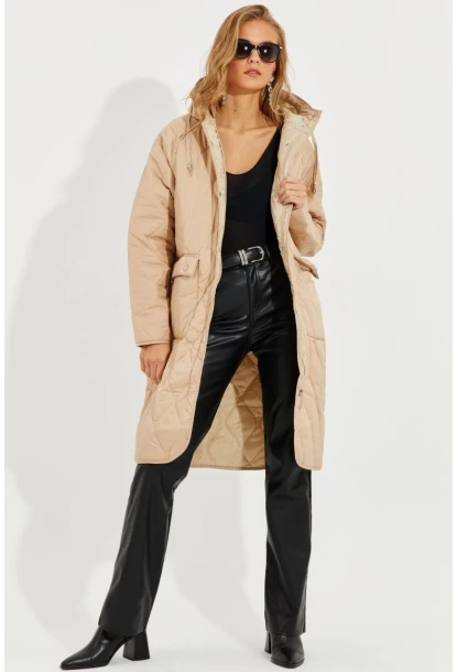 Kadın Vanilya Kapitone Fermuarlı Kapüşonlu Mont QRS8245