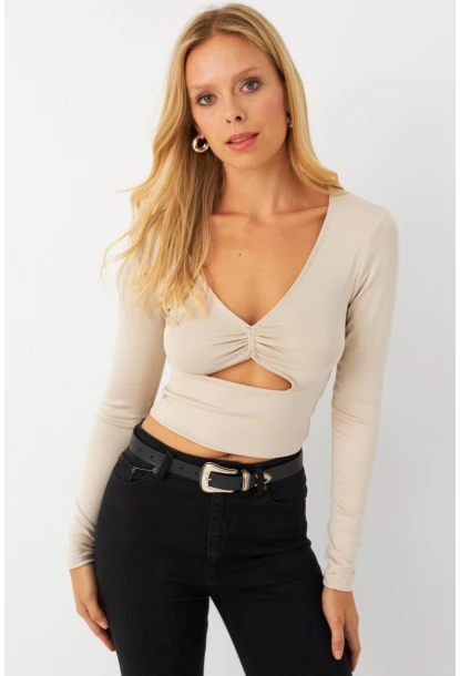Kadın Vanilya Önü Pencereli Crop Bluz AYD393