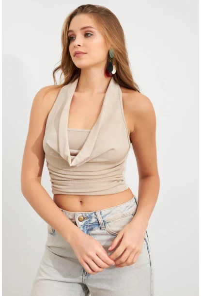 Kadın Vanilya Zincir Aksesuarlı Degaje Yaka Bluz MTK13443