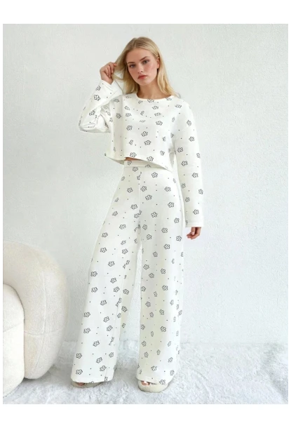 Çiçek Desenli Uzun Kol Pijama Takımı