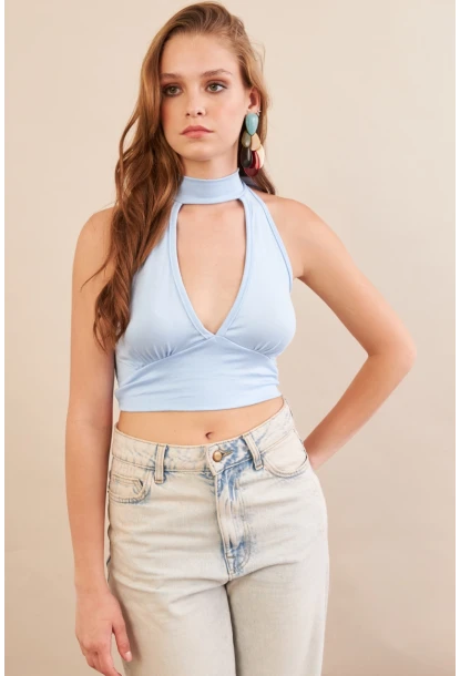 Kadın Bebe Mavi Sırt Detaylı Pencereli Crop Bluz EY3108