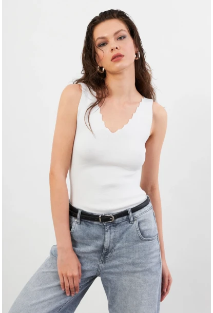 Kadın Beyaz Merdiven Yaka Triko Bluz YV83