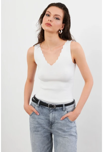 Kadın Beyaz Merdiven Yaka Triko Bluz YV83