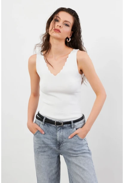 Kadın Beyaz Merdiven Yaka Triko Bluz YV83