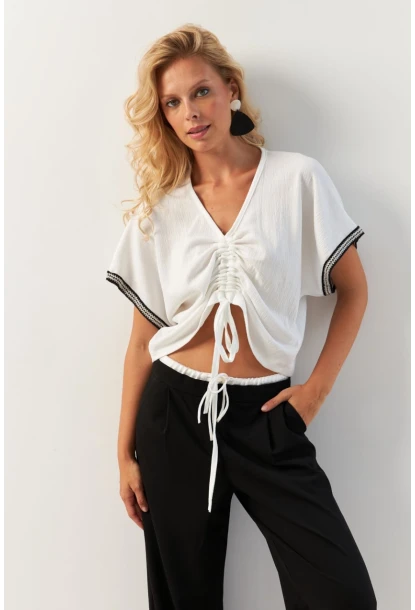 Kadın Beyaz Önü Büzgülü Bluz XL2039