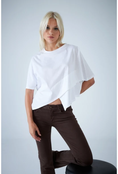 Kadın Beyaz Yarasa Kol Asimetrik T-Shirt LPP1315